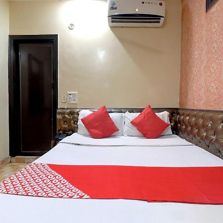Oyo Flagship 81569 The Red Rose Inn Neu-Delhi Exterior foto