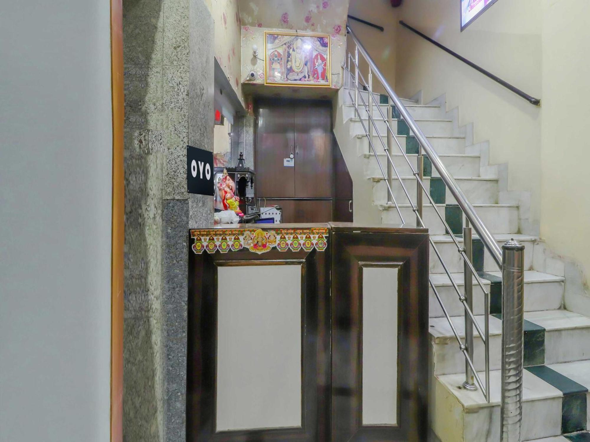 Oyo Flagship 81569 The Red Rose Inn Neu-Delhi Exterior foto